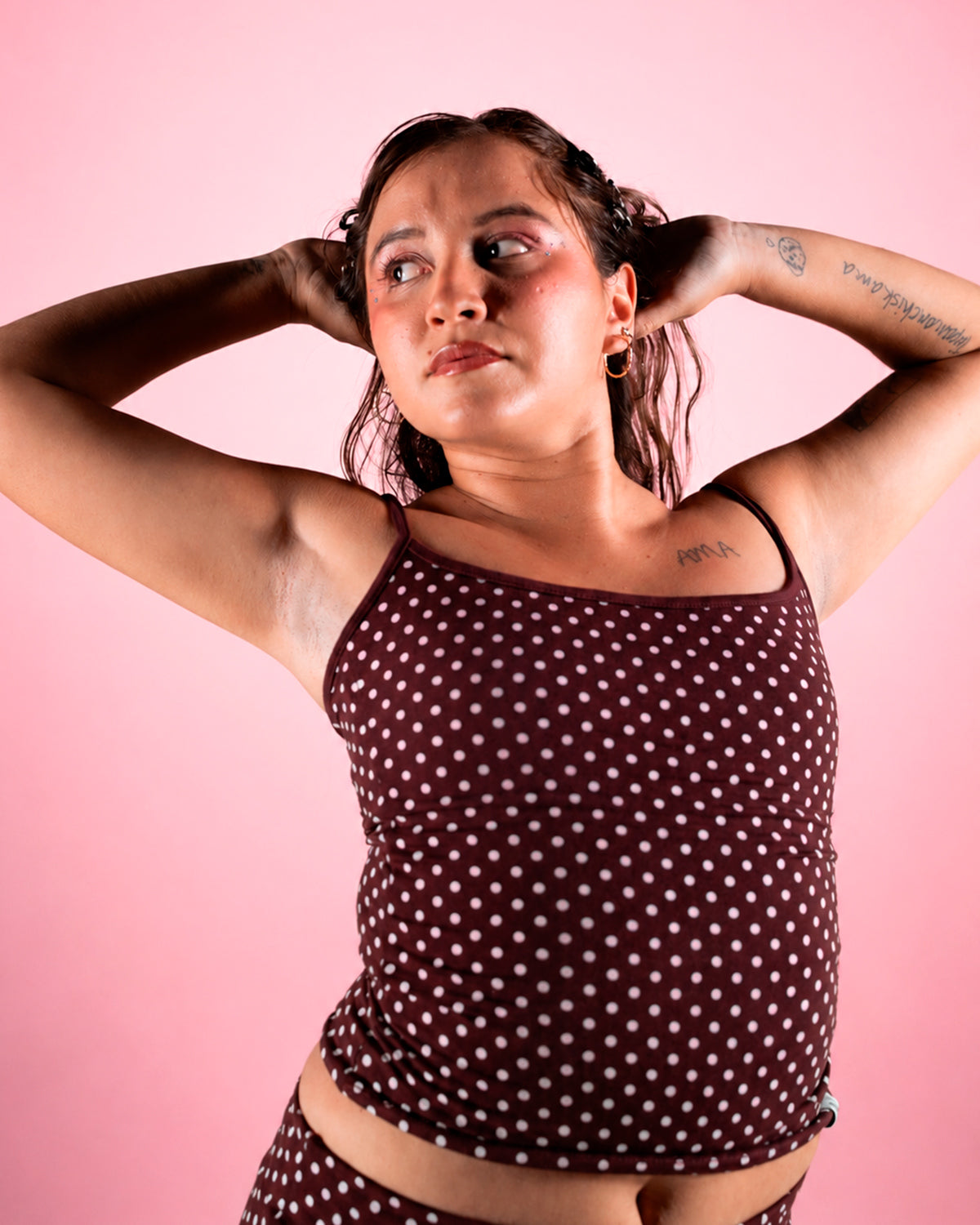 TOP PAMELA POLKA - MARRON C/ ROSADO