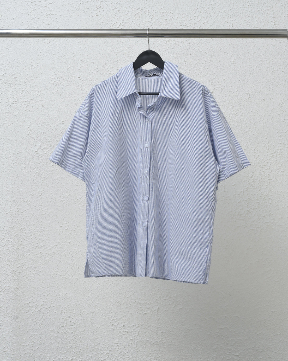 CAMISA BALI MANGA CORTA - RAYAS DELGADAS AZUL